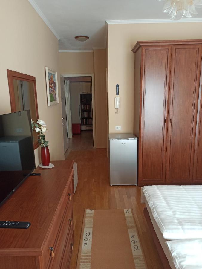 Home Sweet Rental Тирана Екстер'єр фото